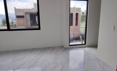 CASA EN VENTA EN SENDEROS MONTE VERDE 95 COTO 7