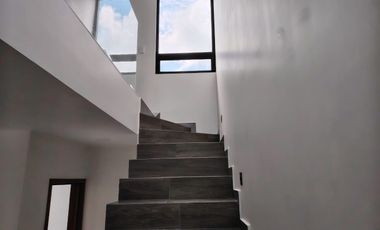 CASA EN VENTA EN SENDEROS MONTE VERDE 95 COTO 7