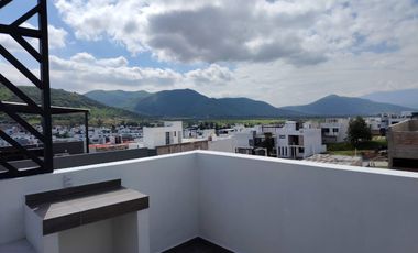 CASA EN VENTA EN SENDEROS MONTE VERDE 95 COTO 7
