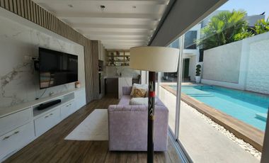 Samborondon, Se renta hermosa casa moderna 4 dormitorios con piscina vista a la Laguna