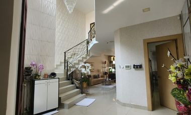 Samborondon, Se renta hermosa casa moderna 4 dormitorios con piscina vista a la Laguna