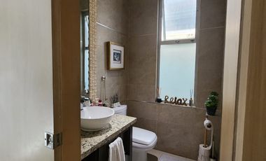 Samborondon, Se renta hermosa casa moderna 4 dormitorios con piscina vista a la Laguna