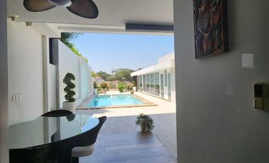 Samborondon, Se renta hermosa casa moderna 4 dormitorios con piscina vista a la Laguna