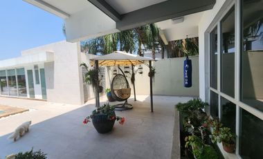 Samborondon, Se renta hermosa casa moderna 4 dormitorios con piscina vista a la Laguna