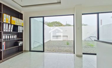 Casa por Estrenar en Venta en Urbanización Arboleia, Machala