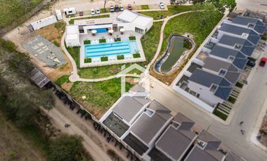 Casa por Estrenar en Venta en Urbanización Arboleia, Machala