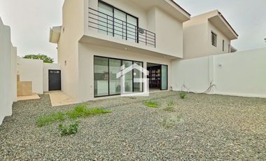 Casa por Estrenar en Venta en Urbanización Arboleia, Machala