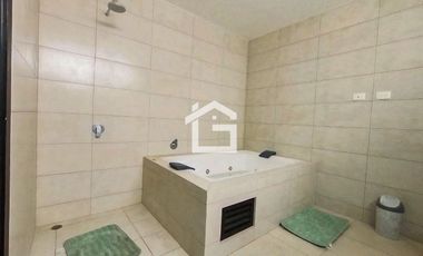 Casa por Estrenar en Venta en Urbanización Arboleia, Machala