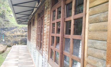 HERMOSA CASA DE MADERA EN JENESANO