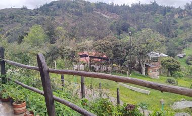 HERMOSA CASA DE MADERA EN JENESANO