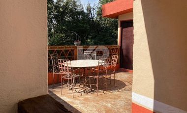 Rancho Estilo Toscano con Instalaciones Ecuestres y  Áreas Verdes en 5,000 m²