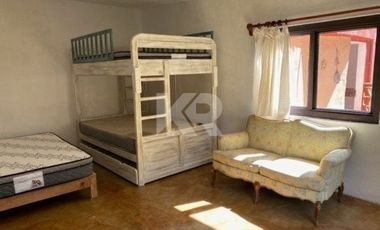 Rancho Estilo Toscano con Instalaciones Ecuestres y  Áreas Verdes en 5,000 m²