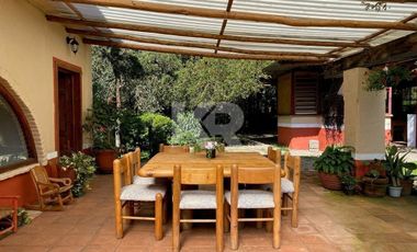 Rancho Estilo Toscano con Instalaciones Ecuestres y  Áreas Verdes en 5,000 m²