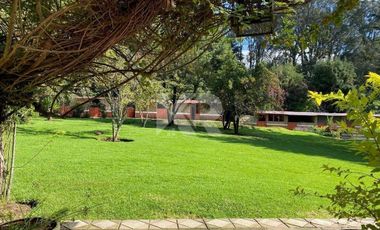 Rancho Estilo Toscano con Instalaciones Ecuestres y  Áreas Verdes en 5,000 m²