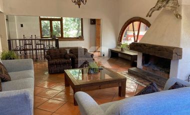 Rancho Estilo Toscano con Instalaciones Ecuestres y  Áreas Verdes en 5,000 m²