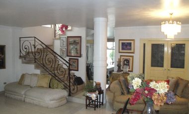 Se vende amplia casa en la alborada 10ma etapa