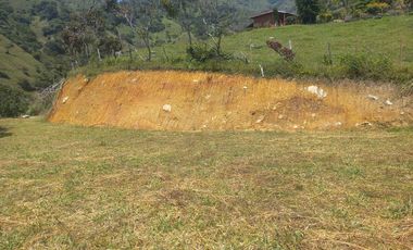 VENDO TERRENO EXPLANADO EN LA VEREDA LA CALDA EN BARBOSA ANTIOQUIA.