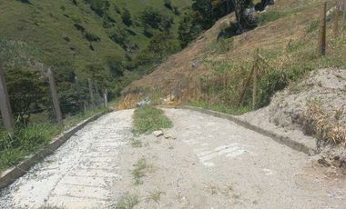 VENDO TERRENO EXPLANADO EN LA VEREDA LA CALDA EN BARBOSA ANTIOQUIA.