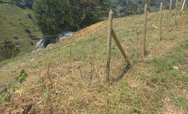 VENDO TERRENO EXPLANADO EN LA VEREDA LA CALDA EN BARBOSA ANTIOQUIA.