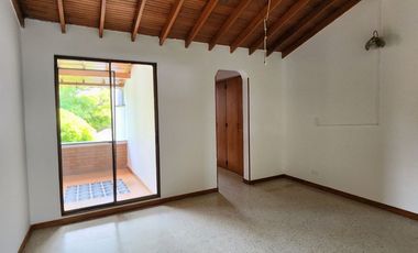 CASA EN VENTA EN CARTAGO VALLE EN CONDOMINIO