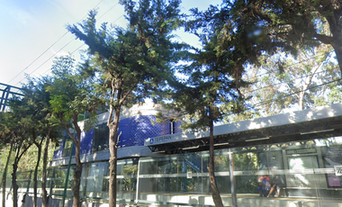 HERMOSA CASA EN BELLA ZONA AL SUR DE LA CIUDAD, A UNOS MINUTOS DE COSTCO DE VILLA COAPA Y LA GLORIETA DE VAQUERITOS, RODEADA DE AVENIDAS PRINCIPALES Y