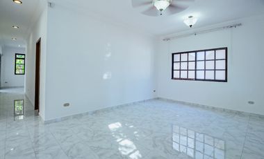 Se Vende Casa en Cancún Sm 17 de 4 Recámaras con Seguridad 24/7