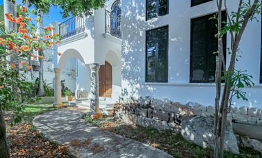 Se Vende Casa en Cancún Sm 17 de 4 Recámaras con Seguridad 24/7