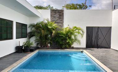 Se Renta Salón de Eventos en Cancún con Alberca y Dos Estudios Sobre Av. Fonatur