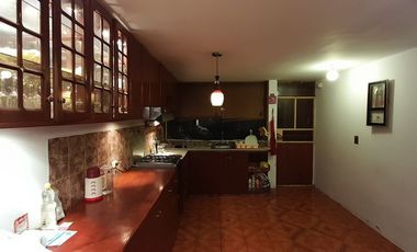 COOP. GLORIA 4 - CASA DE 3 PISOS , MODERNA , 6 HABITACIONES