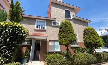 ACOGEDORA Y BELLISIMA CASA EN HERMOSO CONDOMINIO AL SUR DE LA CIUDAD;  A 3 MINUTOS DE LA FACULTAD DE ARTES Y DISEÑOS DE LA UNAM; A UNOS 15 MINUTOS DEL