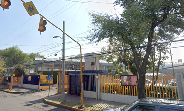 ACOGEDORA Y BELLISIMA CASA EN HERMOSO CONDOMINIO AL SUR DE LA CIUDAD;  A 3 MINUTOS DE LA FACULTAD DE ARTES Y DISEÑOS DE LA UNAM; A UNOS 15 MINUTOS DEL