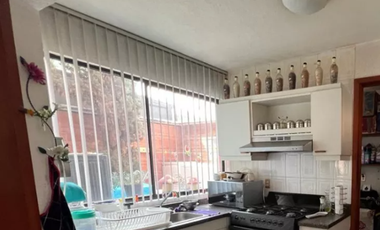 ACOGEDORA Y BELLISIMA CASA EN HERMOSO CONDOMINIO AL SUR DE LA CIUDAD;  A 3 MINUTOS DE LA FACULTAD DE ARTES Y DISEÑOS DE LA UNAM; A UNOS 15 MINUTOS DEL