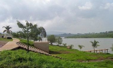 TERRENO ESPECTACULAR TEPATITLAN JUNTO A LAGO DE 911M2 A $1,412,000