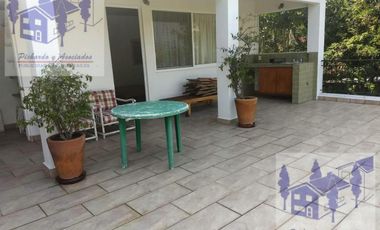 Miacatlan preciosa casa de 5 recámaras, 3 baños, alberca, terraza, tiene vista privilegiada
