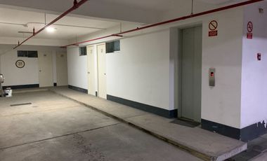 Vendo Estacionamientos Lineales Dobles Bien Ubicados en San Isidro