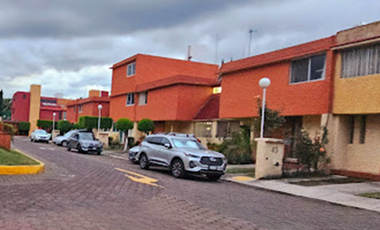 BELLISIMA Y ACOGEDORA CASA EN HERMOSO CONDOMINIO, A 15 MINUTOS DEL MUSEO DOLORES OLMEDO, VÍAS DE COMUNICACIÓN AREAS VERDES A 5 MINUTOS DE CHEDRAUI.