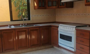 BELLISIMA Y ACOGEDORA CASA EN HERMOSO CONDOMINIO, A 15 MINUTOS DEL MUSEO DOLORES OLMEDO, VÍAS DE COMUNICACIÓN AREAS VERDES A 5 MINUTOS DE CHEDRAUI.