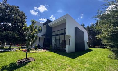 ESPECTACULAR CASA DE ARRIENDO EN EL CLUB DE GOLF ARRAYANES!  A ESTRENAR!  PUEMBO!