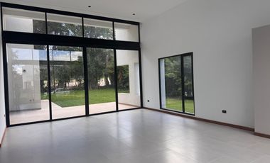 ESPECTACULAR CASA DE ARRIENDO EN EL CLUB DE GOLF ARRAYANES!  A ESTRENAR!  PUEMBO!