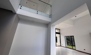 ESPECTACULAR CASA DE ARRIENDO EN EL CLUB DE GOLF ARRAYANES!  A ESTRENAR!  PUEMBO!