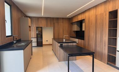 ESPECTACULAR CASA DE ARRIENDO EN EL CLUB DE GOLF ARRAYANES!  A ESTRENAR!  PUEMBO!