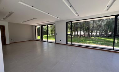 ESPECTACULAR CASA DE ARRIENDO EN EL CLUB DE GOLF ARRAYANES!  A ESTRENAR!  PUEMBO!