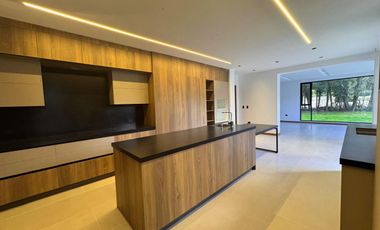 ESPECTACULAR CASA DE ARRIENDO EN EL CLUB DE GOLF ARRAYANES!  A ESTRENAR!  PUEMBO!