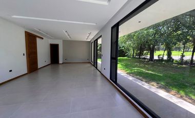 ESPECTACULAR CASA DE ARRIENDO EN EL CLUB DE GOLF ARRAYANES!  A ESTRENAR!  PUEMBO!