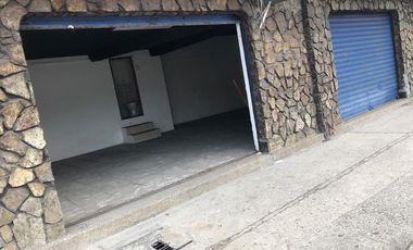 ALQUILO LOCAL DE 89 m2 SOBRE IMPORTANTE AVENIDA EN URDESA