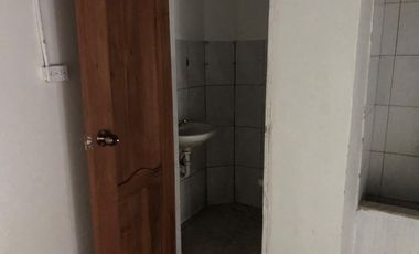 ALQUILO LOCAL DE 89 m2 SOBRE IMPORTANTE AVENIDA EN URDESA