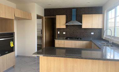 Casa nueva en RENTA Modelo Bianca en Portofino Royal Country Club en Metepec, Estado de México.