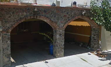 CASA EN VENTA EN ZONA DE ORO, CELAYA, GUANAJUATO.