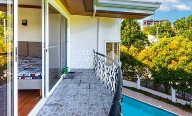 Picturesque Retreat Home with Grand Living Area and Pool in Consolacion