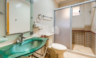 Picturesque Retreat Home with Grand Living Area and Pool in Consolacion